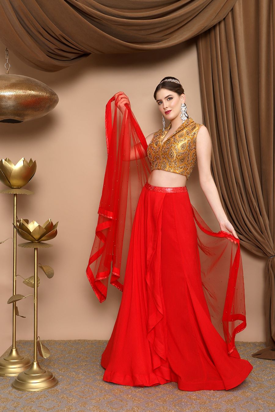 Golden Lehenga and Blouse with Maroon Dupatta | Lehenga, Golden lehenga,  Party wear dresses